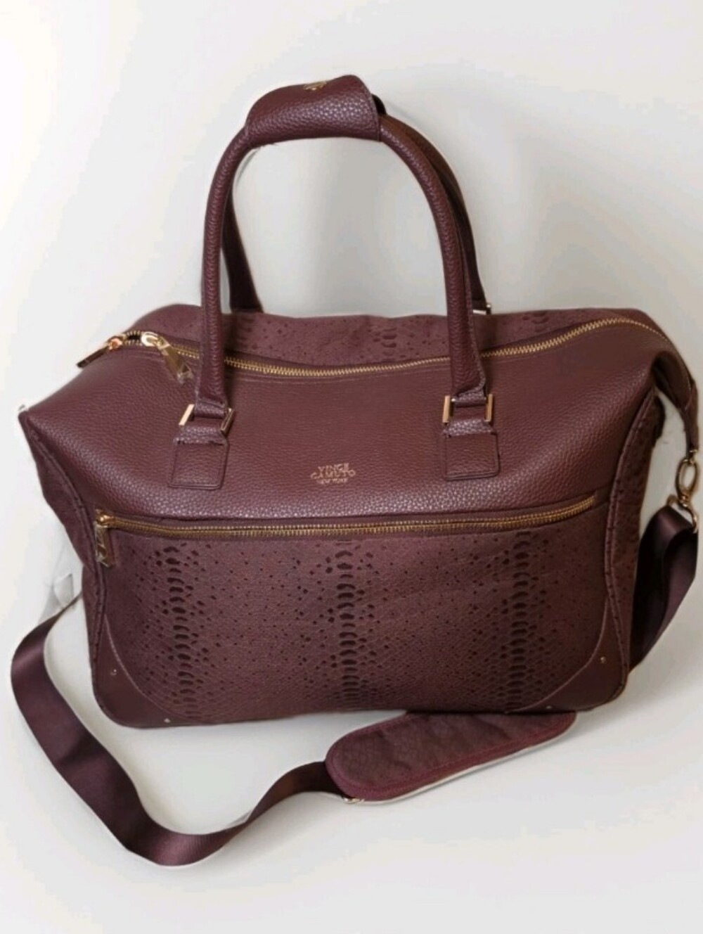 Vince Camuto Maroon Burgundy Big Zip Weekender Bag NWOT Travel Duffel Tote
